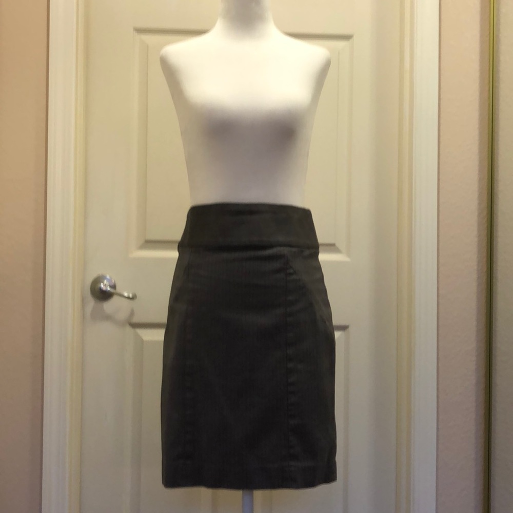 Banana Republic classic grey skirt